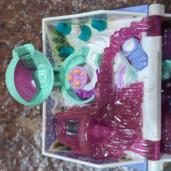 VTG Bluebird Polly Pocket Winter Wonderland Purple Book Snow Compact ONLY - Picture 5 of 7